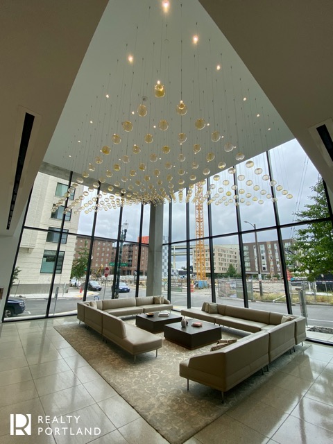 Vista North Pearl Lobby